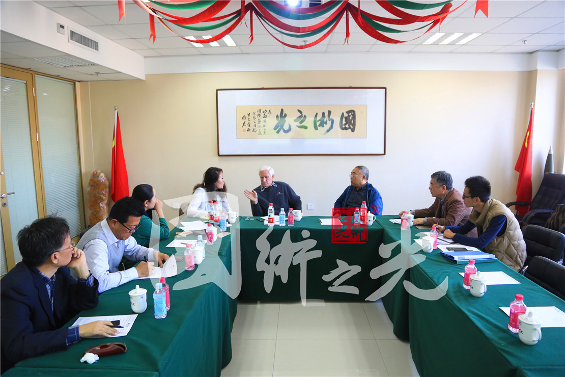 美國(guó)近代氣墊船公司董事長(zhǎng)、國(guó)際氣墊船協(xié)會(huì)副會(huì)長(zhǎng)Chris Fizgerald先生做客國(guó)術(shù)之光現(xiàn)場(chǎng)剪影